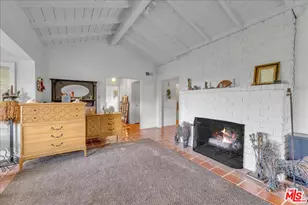 13084 Blairwood Dr, Studio City, CA 91604 - Photo 23