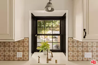 1110 N Beverly Glen Blvd, Los Angeles, CA 90077 - Photo 7