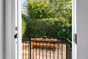 166 S Gardner St, Los Angeles, CA 90036 - Photo 33