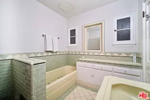 1272 S Ridgeley Dr, Los Angeles, CA 90019 - Photo 27