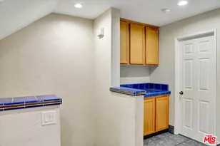 630 E Walnut St, Pasadena, CA 91101 - Photo 13
