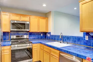 630 E Walnut St, Pasadena, CA 91101 - Photo 11