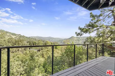19901 Grand View Dr, Topanga, CA 90290 - Photo 43