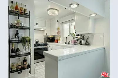 8155 Manitoba St #12, Playa del Rey, CA 90293 - Photo 3