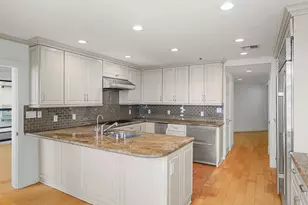 10724 Wilshire Blvd, Los Angeles, CA 90024 - Photo 11