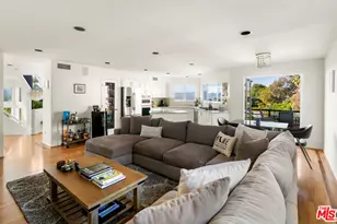 7265 Caverna Dr, Los Angeles, CA 90068 - Photo 7