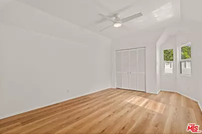 512 N Elm Dr, Beverly Hills, CA 90210 - Photo 23