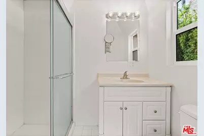 512 N Elm Dr, Beverly Hills, CA 90210 - Photo 25