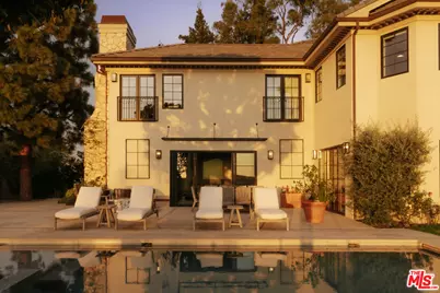 12072 Crest Ct, Beverly Hills, CA 90210 - Photo 23
