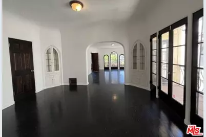 942 S Mansfield Ave, Los Angeles, CA 90036 - Photo 19