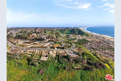 429 Puerto Del Mar, Pacific Palisades, CA 90272 - Photo 13