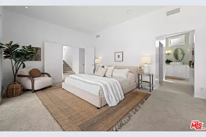6969 Woodrow Wilson Dr, Los Angeles, CA 90068 - Photo 21