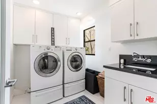 1441 Summitridge Dr, Beverly Hills, CA 90210 - Photo 27