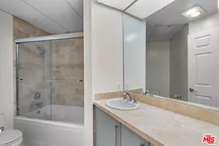 620 S Gramercy Pl, Los Angeles, CA 90005 - Photo 31