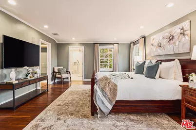 2055 Outpost Dr, Los Angeles, CA 90068 - Photo 13