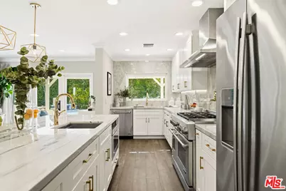 12700 Hortense St, Studio City, CA 91604 - Photo 5