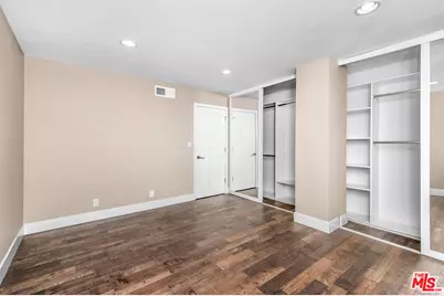 150 N Almont Dr #203, Beverly Hills, CA 90211 - Photo 23