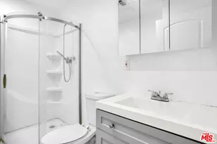 532 N Berendo St, Los Angeles, CA 90004 - Photo 9