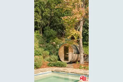 1420 Moraga Dr, Los Angeles, CA 90049 - Photo 27