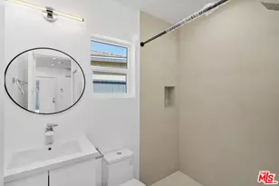 7823 Kenyon Ave, Los Angeles, CA 90045 - Photo 31