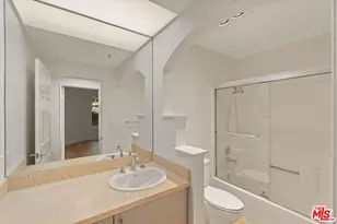 620 S Gramercy Pl, Los Angeles, CA 90005 - Photo 13