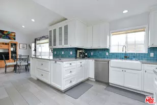 6015 Topeka Dr, Tarzana, CA 91356 - Photo 13