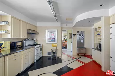 3814 Amesbury Rd, Los Angeles, CA 90027 - Photo 17