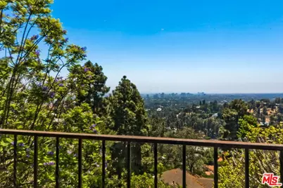 9354 Claircrest Dr, Beverly Hills, CA 90210 - Photo 23