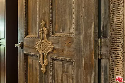 9354 Claircrest Dr, Beverly Hills, CA 90210 - Photo 21