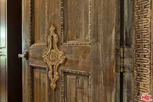 9354 Claircrest Dr, Beverly Hills, CA 90210 - Photo 21