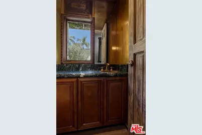 9354 Claircrest Dr, Beverly Hills, CA 90210 - Photo 25