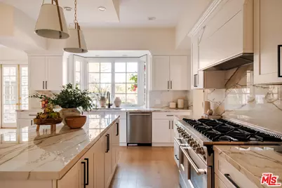 20315 Howard Ct, Woodland Hills, CA 91364 - Photo 23