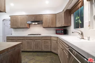 9037 Elevado St, West Hollywood, CA 90069 - Photo 47