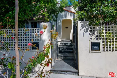 9037 Elevado St, West Hollywood, CA 90069 - Photo 15