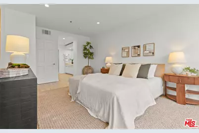 10724 Wilshire Blvd #704, Los Angeles, CA 90024 - Photo 13