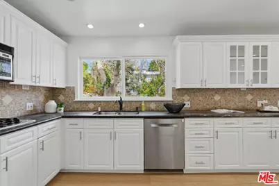 5220 Melvin Ave, Tarzana, CA 91356 - Photo 15