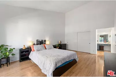 17084 Palisades Cir, Pacific Palisades, CA 90272 - Photo 13