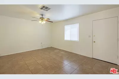 43033 39th St, Lancaster, CA 93536 - Photo 5