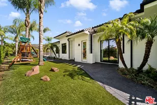 19034 Ashurst Ln, Tarzana, CA 91356 - Photo 41