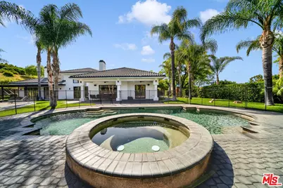 19034 Ashurst Ln, Tarzana, CA 91356 - Photo 47