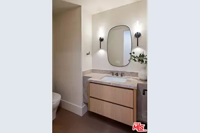 565 Toyopa Dr, Pacific Palisades, CA 90272 - Photo 55