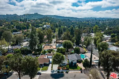 22140 Ybarra Rd, Woodland Hills, CA 91364 - Photo 55