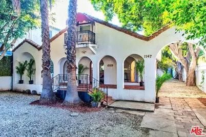 1147 Wilcox Pl, Los Angeles, CA 90038 - Photo 3