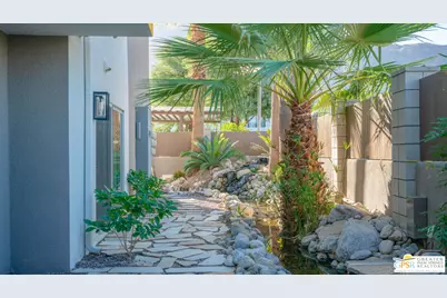 588 E San Lorenzo Rd #104, Palm Springs, CA 92264 - Photo 19