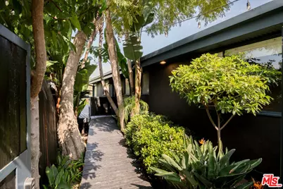 295 Mabery Rd, Santa Monica, CA 90402 - Photo 3
