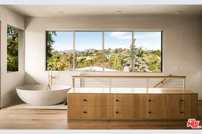 295 Mabery Rd, Santa Monica, CA 90402 - Photo 33
