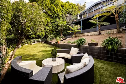 295 Mabery Rd, Santa Monica, CA 90402 - Photo 31