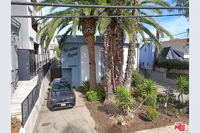 11275 Huston St, North Hollywood, CA 91601 - Photo 1