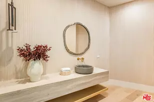 1749 Mandeville Ln, Los Angeles, CA 90049 - Photo 57