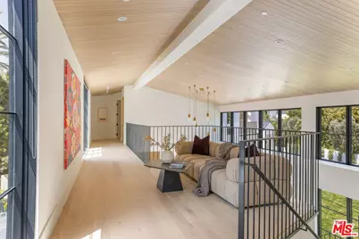 1749 Mandeville Ln, Los Angeles, CA 90049 - Photo 35